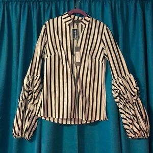 Greysn woman's shirt size M